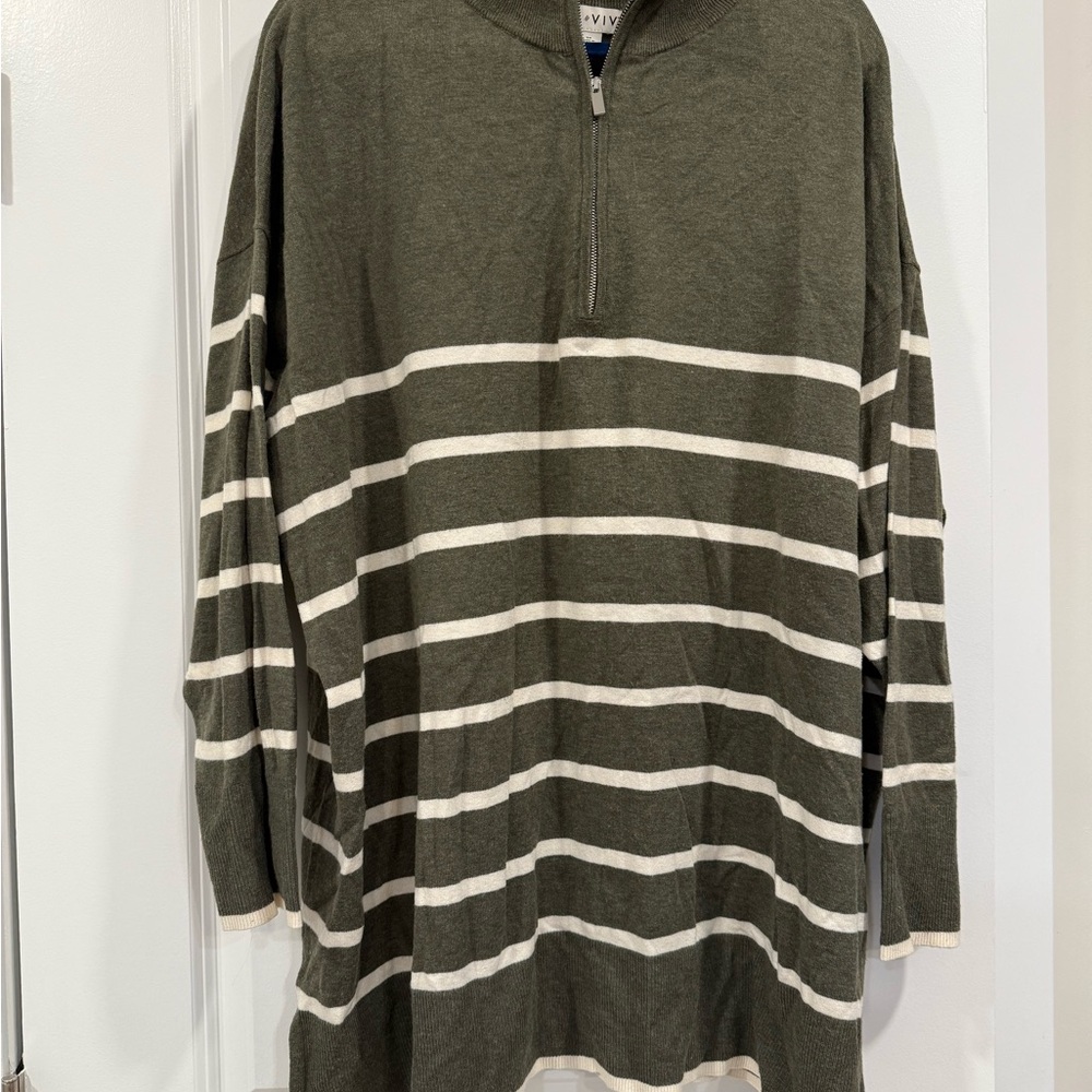 Ava & Viv Women's Olive and Cream V-Neck Sweater